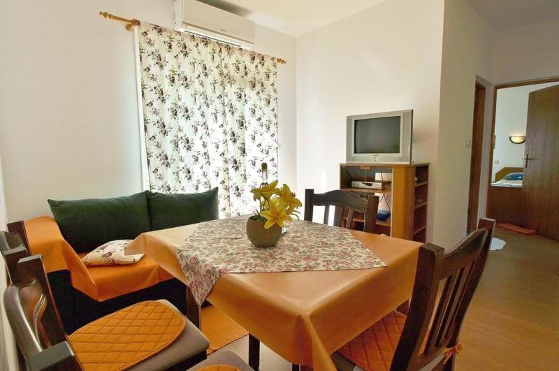 Dada Apartments لوبار المظهر الخارجي الصورة